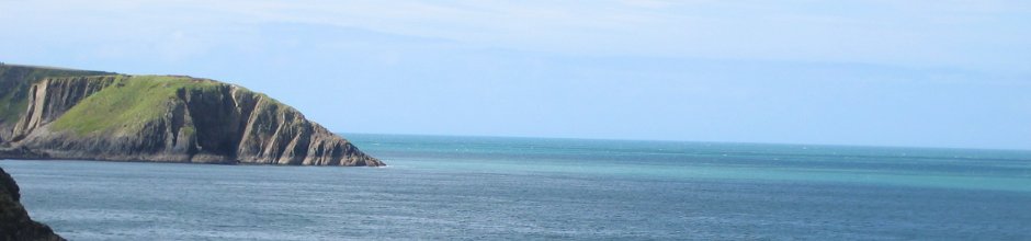 pembrokeshire_coast_sea_3_940x220.jpg